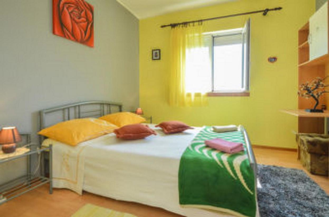 Апартаменты Apartmens Zara Шибеник Экстерьер фото